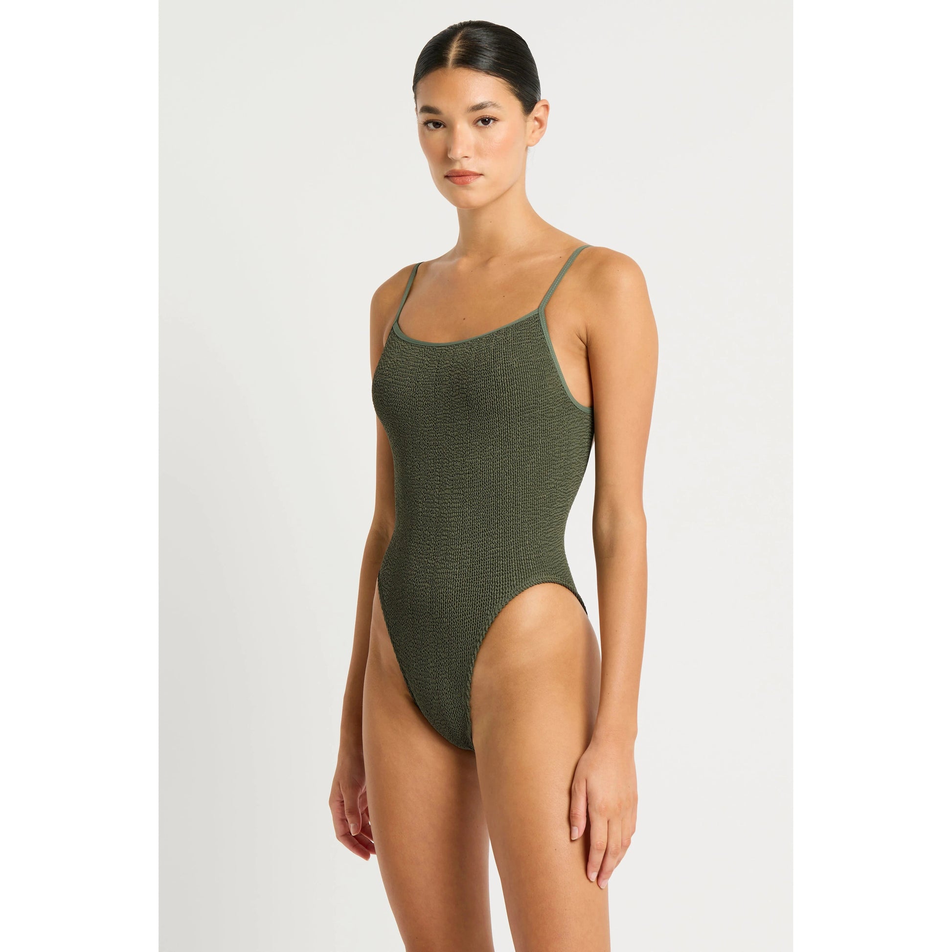 Low Palace One Piece Eco-bond-eye-1000 Palms