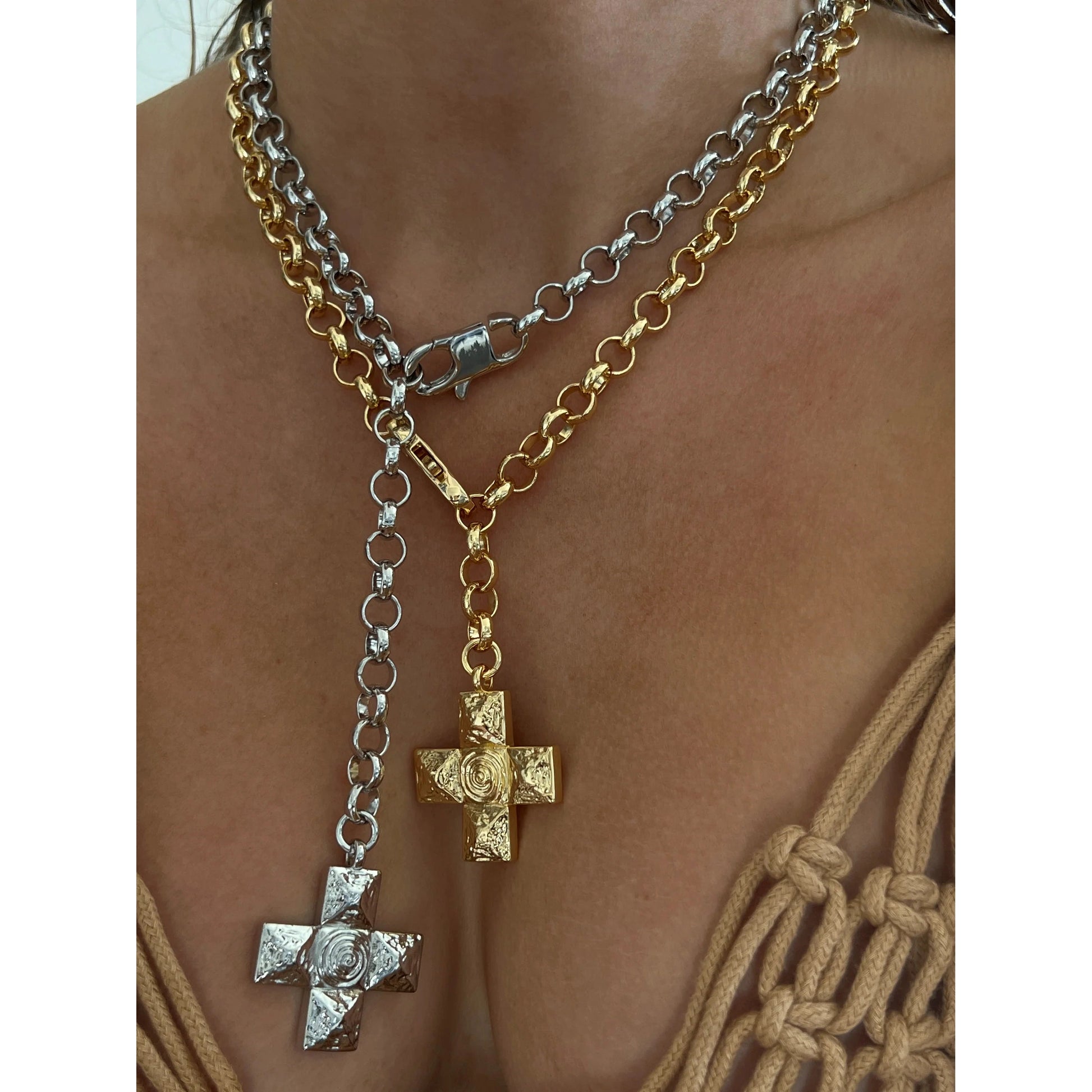 Molten Cross Pendant Necklace-Luv AJ-1000 Palms