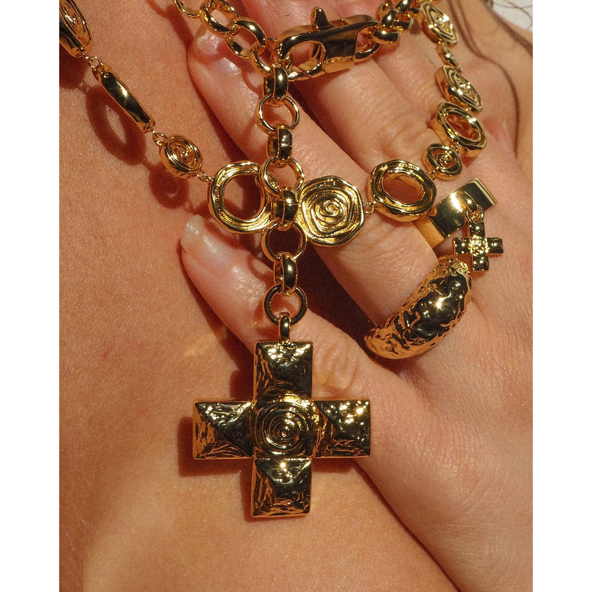 Molten Cross Pendant Necklace-Luv AJ-1000 Palms