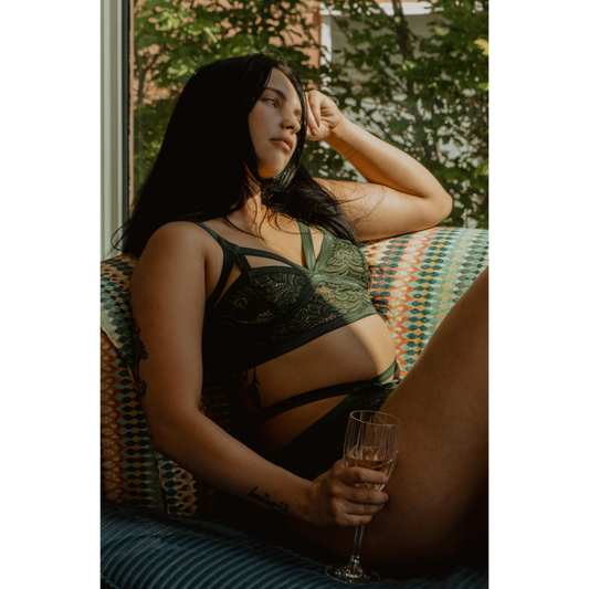 Triangle Cut Out Bralette-Cantiq-1000 Palms