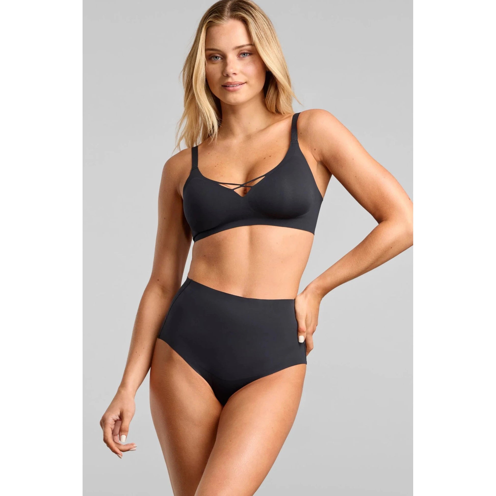 No Show V-Neck Bra-Siella-1000 Palms