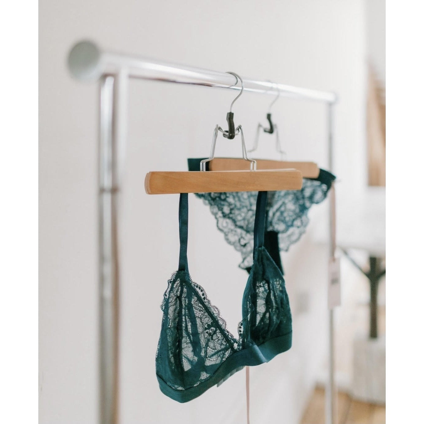 Lace Triangle Bra-Siella-1000 Palms