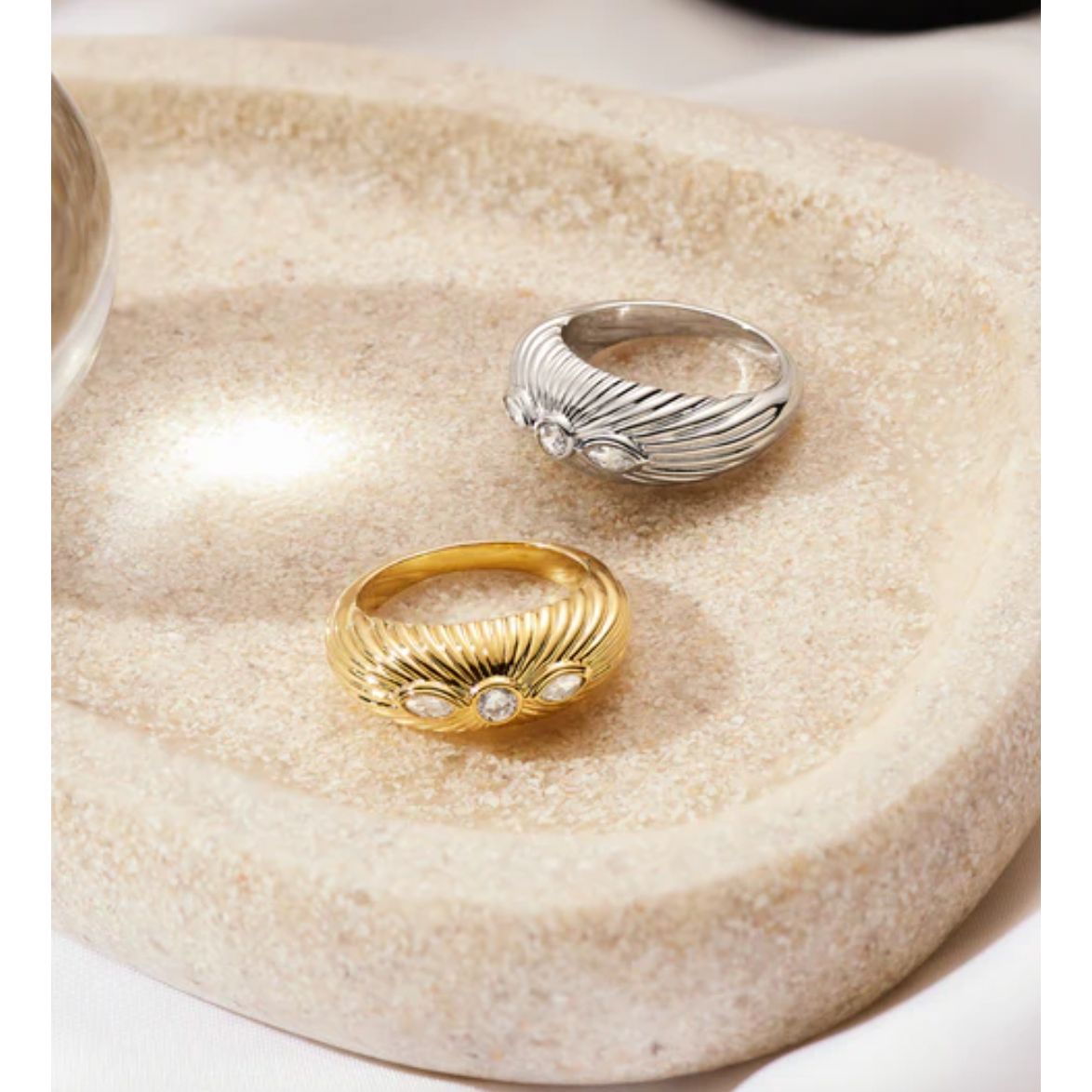 Florette Ridged Signet Ring-Luv AJ-1000 Palms