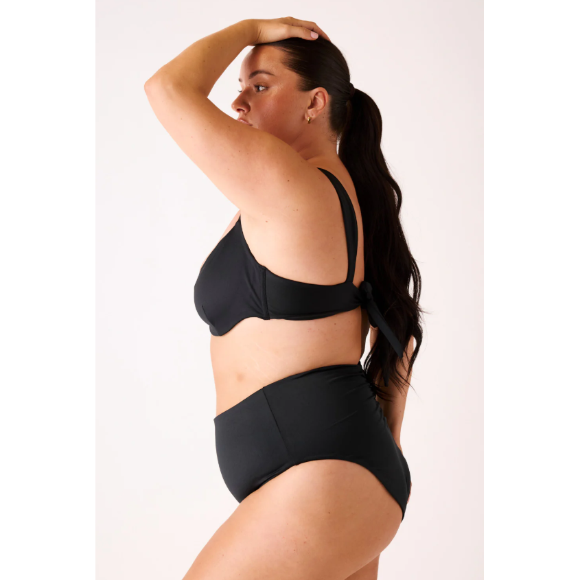 The Sweetheart Underwire Top Matte Black-Londre-1000 Palms