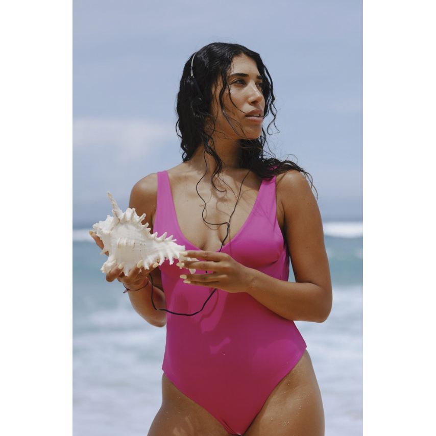 The Minimalist Fuchsia-Londre-1000 Palms