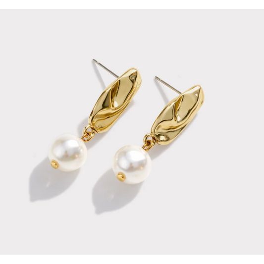 Crumpled golden earrings with pearl charm-Bizou-1000 Palms